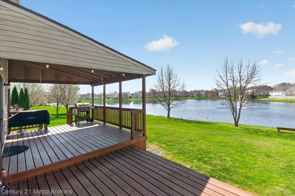 3324 Pine Run Drive Clayton Charter Township MI 48473