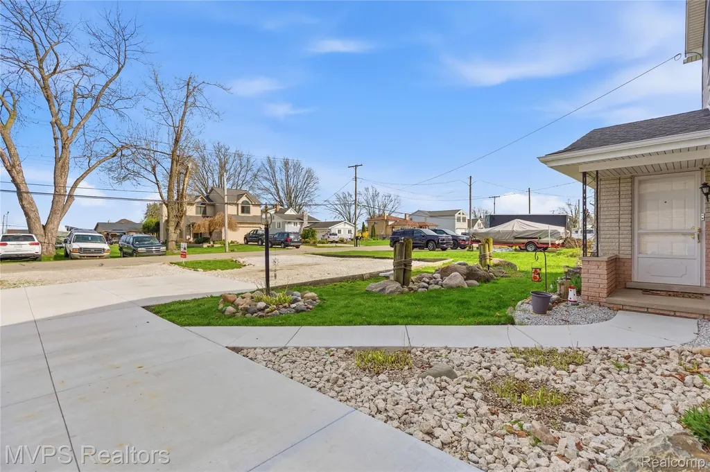 39415 E Archer Drive Harrison Charter Township MI 48045