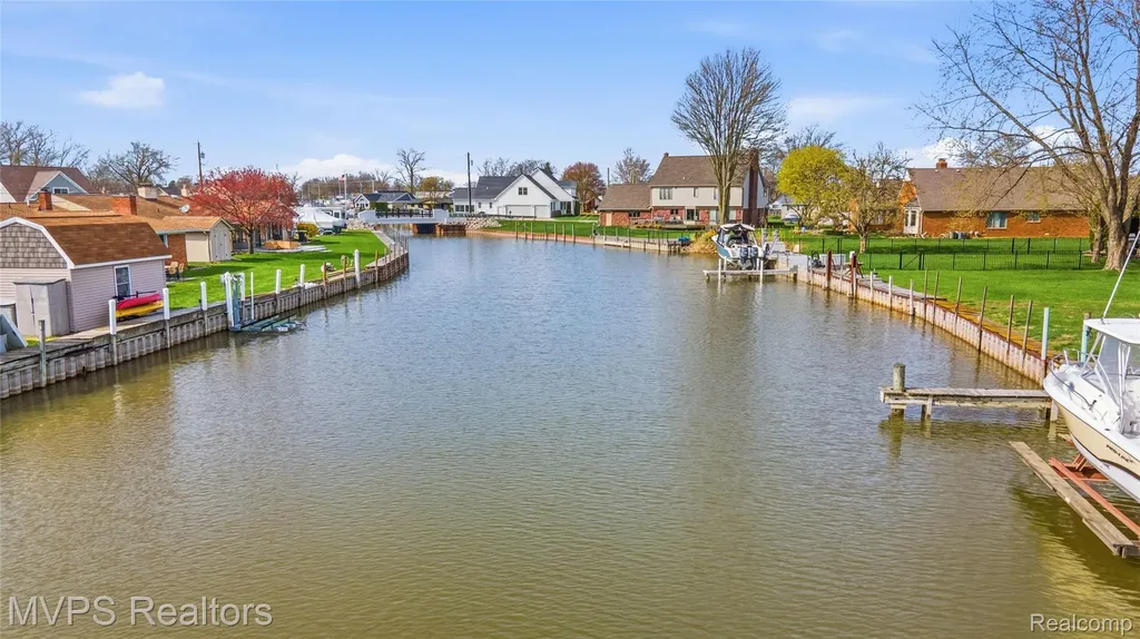 39415 E Archer Drive Harrison Charter Township MI 48045