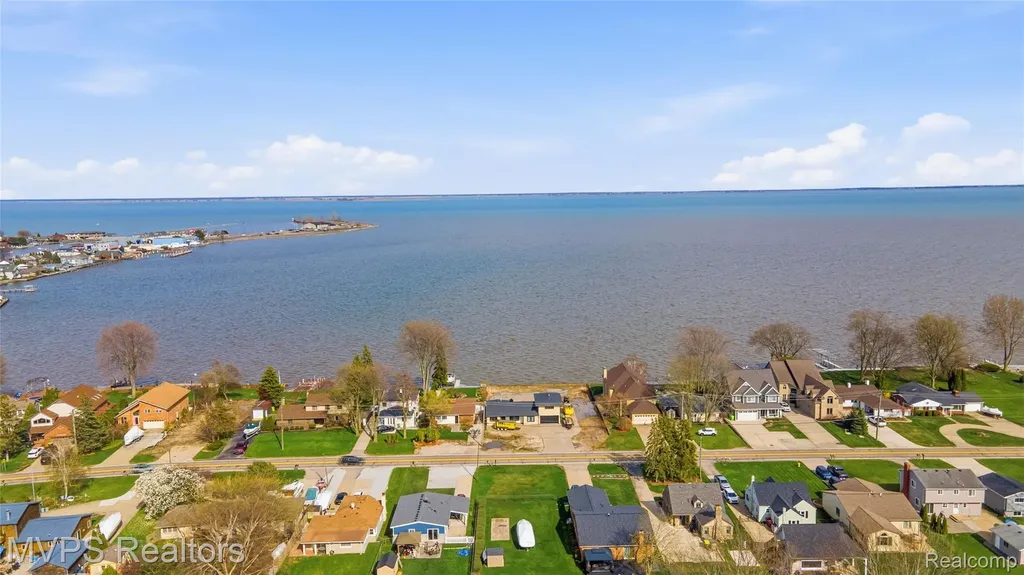 39415 E Archer Drive Harrison Charter Township MI 48045