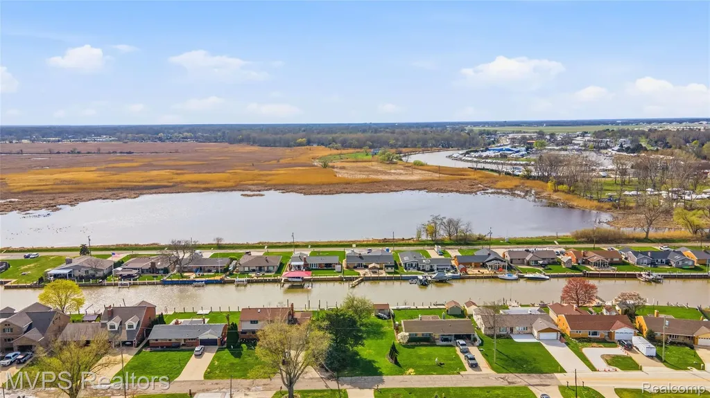 39415 E Archer Drive Harrison Charter Township MI 48045