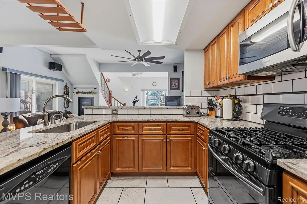 39415 E Archer Drive Harrison Charter Township MI 48045