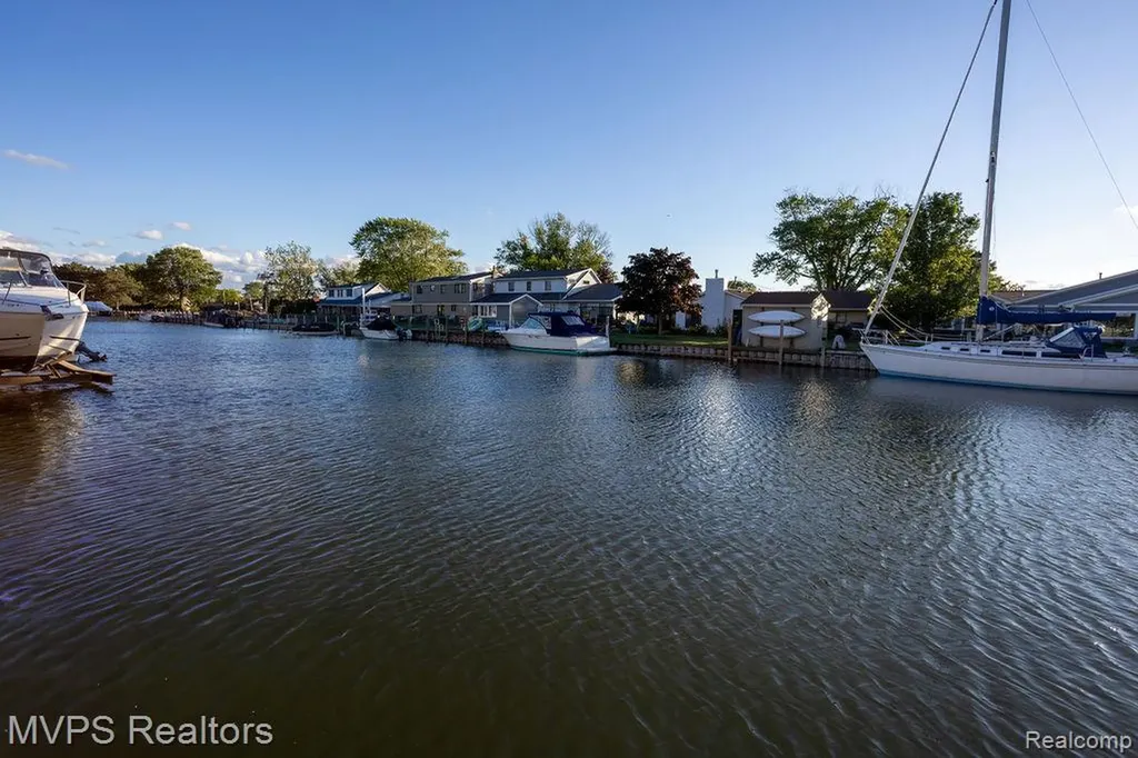 39415 E Archer Drive Harrison Charter Township MI 48045
