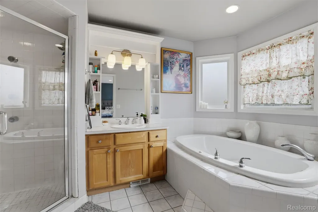 54638 Beacon Cove Circle New Baltimore City MI 48047