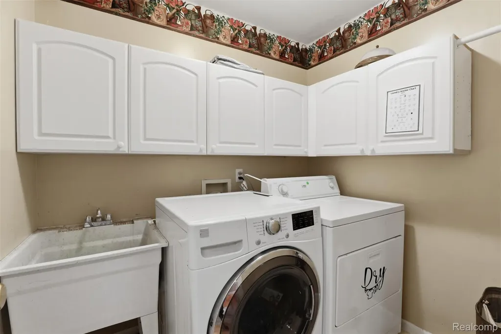 54638 Beacon Cove Circle New Baltimore City MI 48047