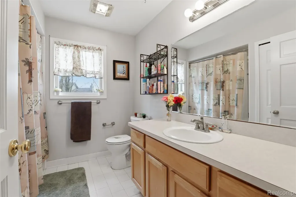 54638 Beacon Cove Circle New Baltimore City MI 48047