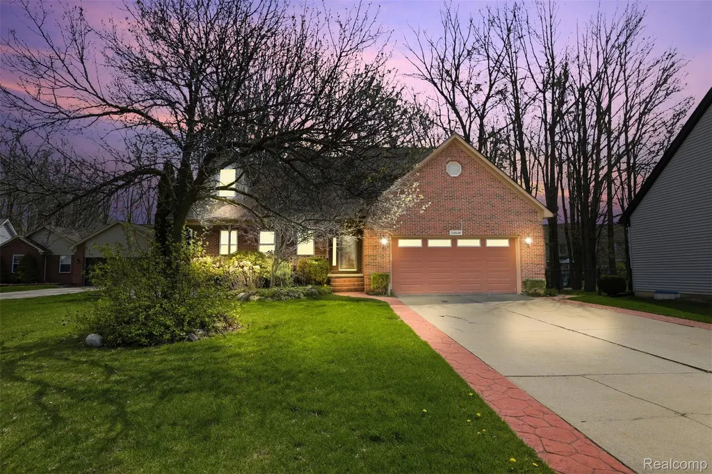 54638 Beacon Cove Circle New Baltimore City MI 48047