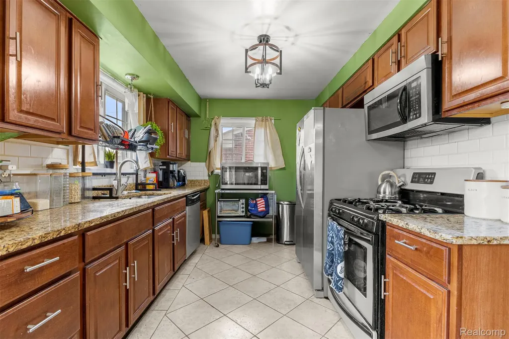 18266 Macarthur Street Redford Charter Township MI 48240