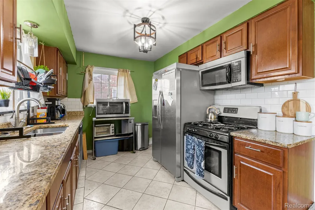 18266 Macarthur Street Redford Charter Township MI 48240