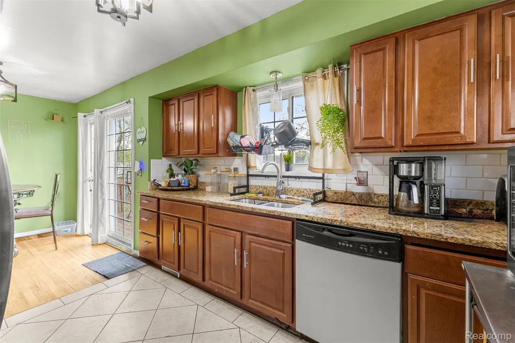 18266 Macarthur Street Redford Charter Township MI 48240