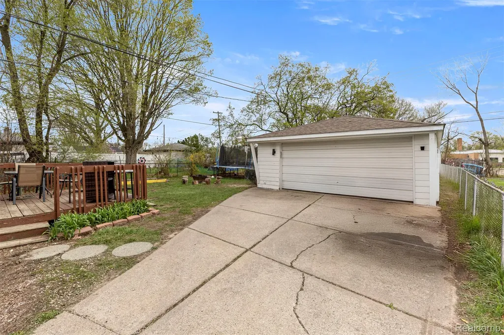 18266 Macarthur Street Redford Charter Township MI 48240