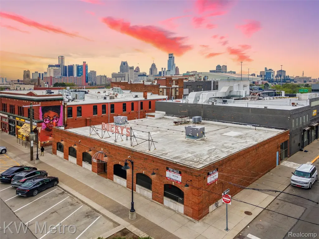 2489 Russell Street Detroit City MI 48207