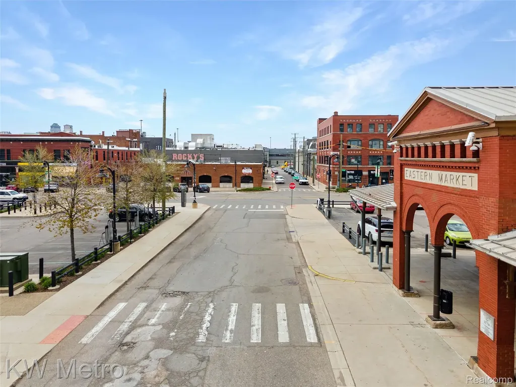 2489 Russell Street Detroit City MI 48207