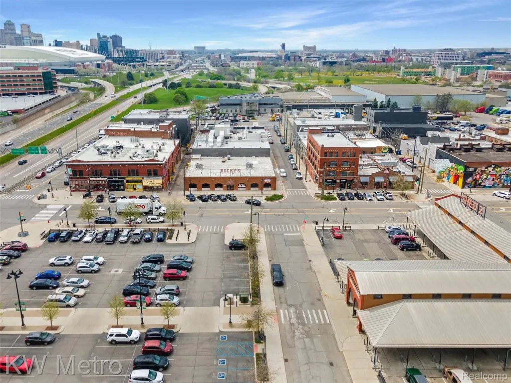 2489 Russell Street Detroit City MI 48207