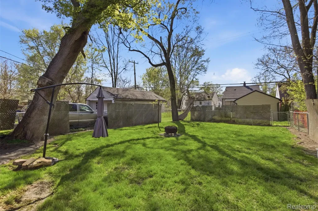 12566 Maiden Street Detroit City MI 48213