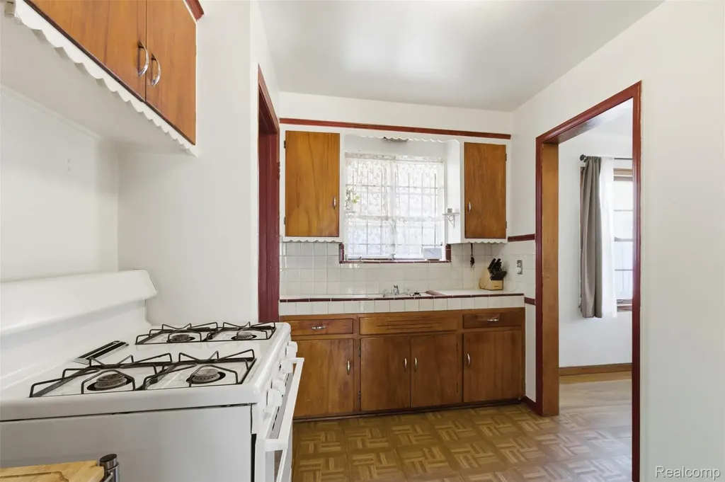 12566 Maiden Street Detroit City MI 48213
