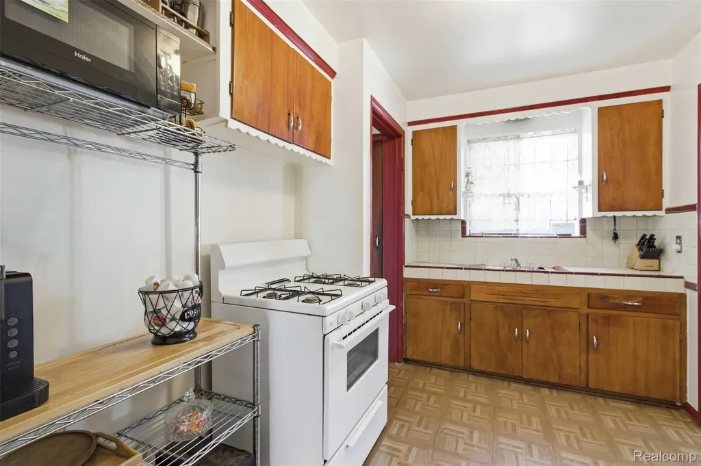 12566 Maiden Street Detroit City MI 48213