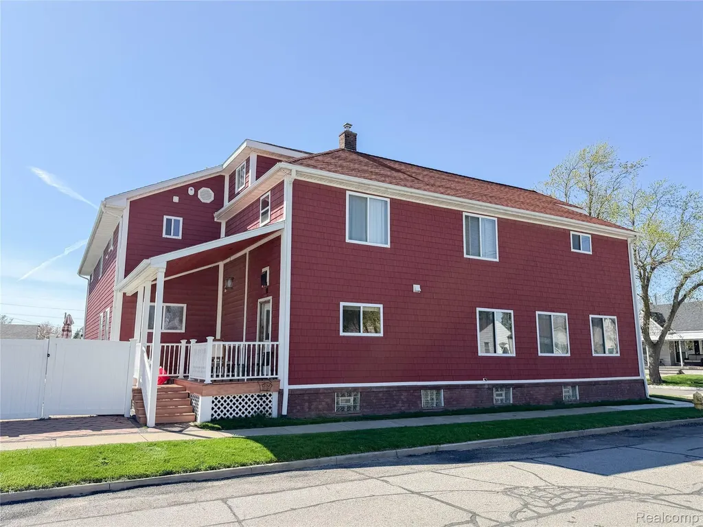 703 Saint John Street Wyandotte City MI 48192