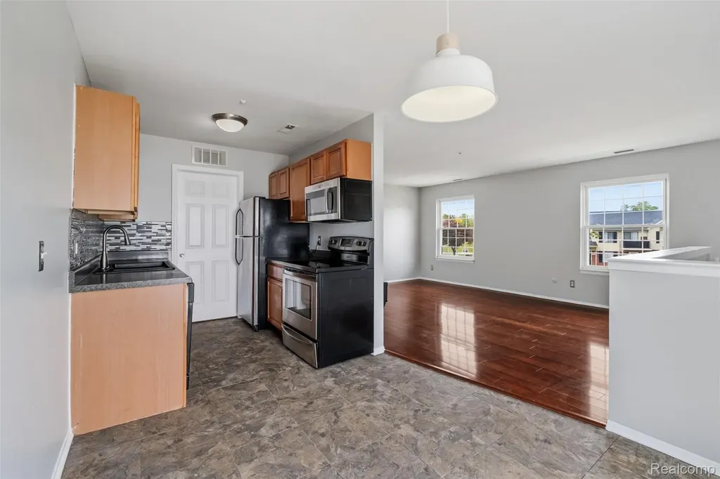 42564 Saratoga Road Canton Charter Township MI 48187