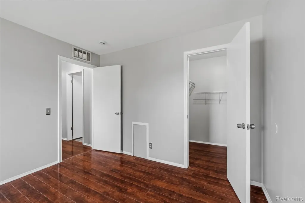 42564 Saratoga Road Canton Charter Township MI 48187