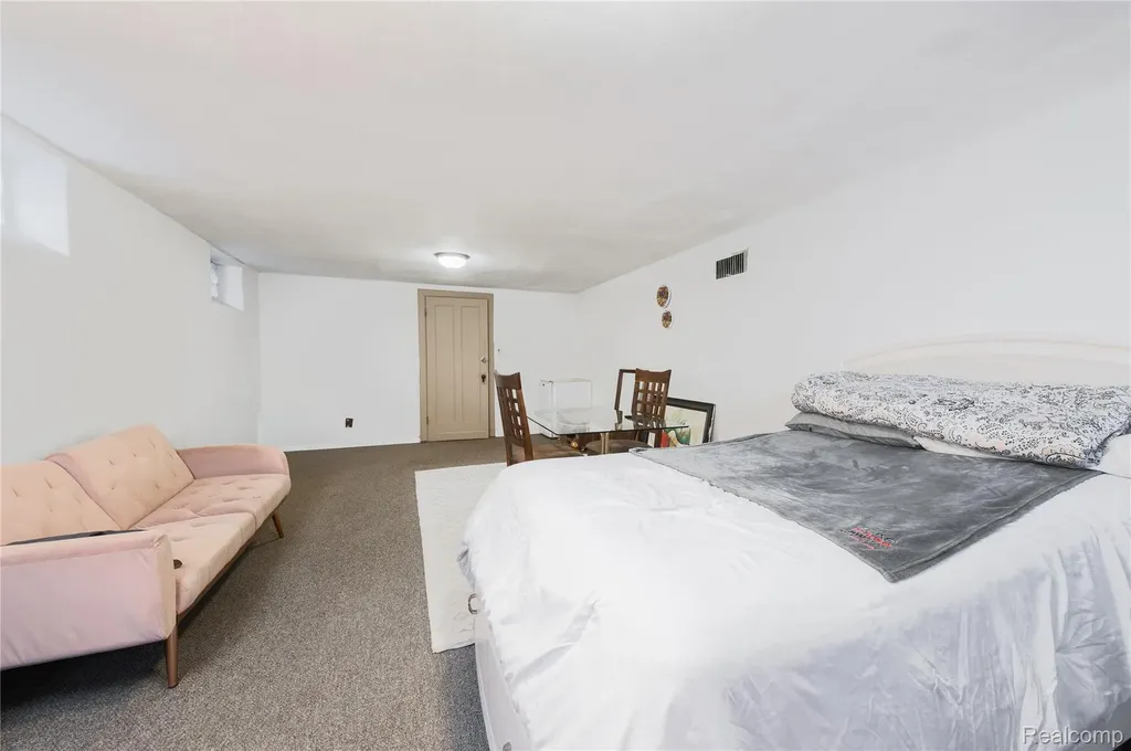 19970 Stratford Road Detroit City MI 48221