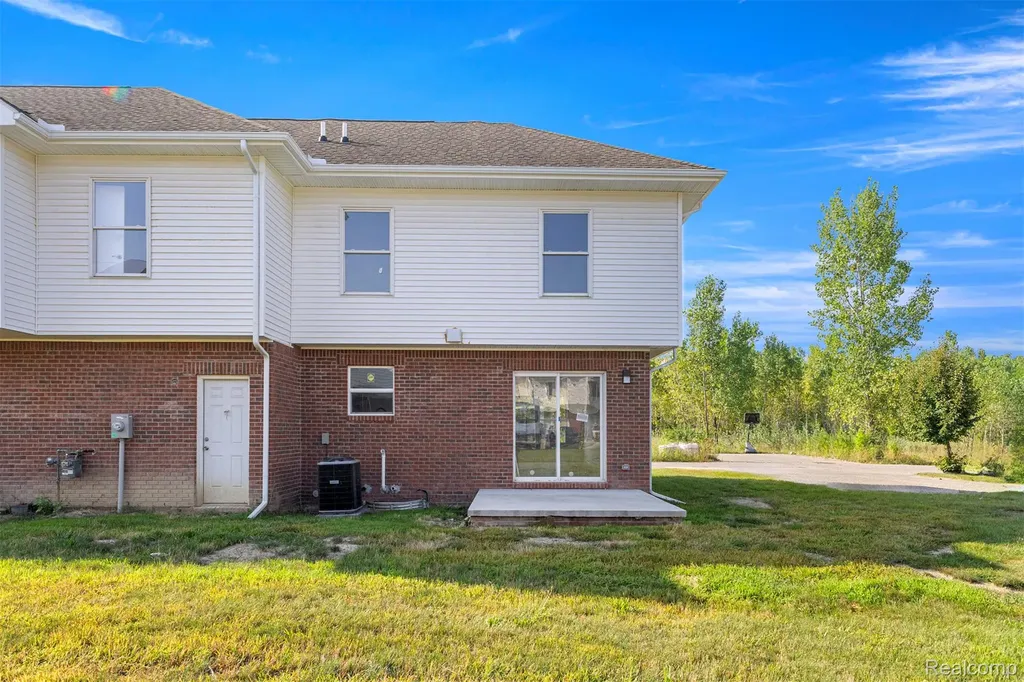 28264 Fortson Lane Inkster City MI 48141