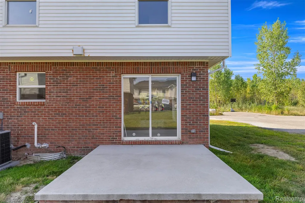 28264 Fortson Lane Inkster City MI 48141
