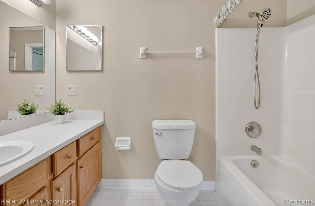 761 Knollwood Circle South Lyon City MI 48178