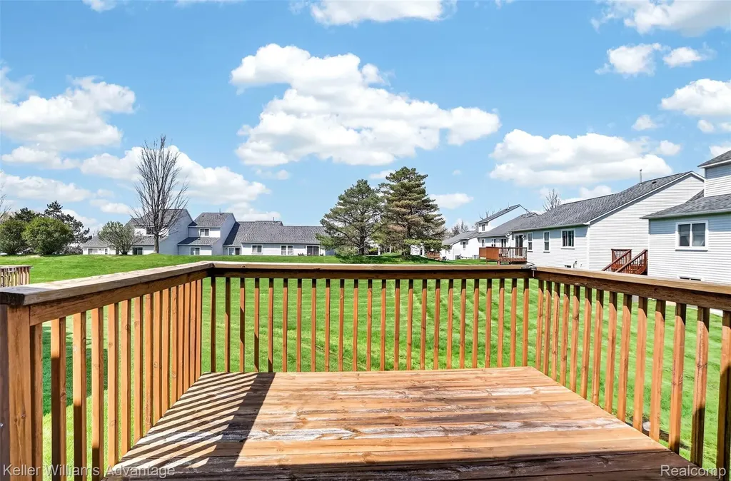 761 Knollwood Circle South Lyon City MI 48178
