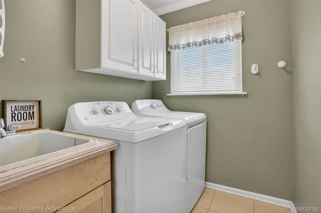 761 Knollwood Circle South Lyon City MI 48178