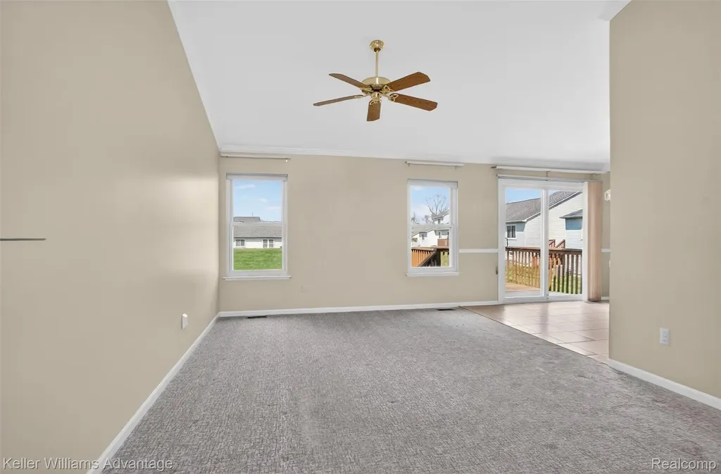 761 Knollwood Circle South Lyon City MI 48178