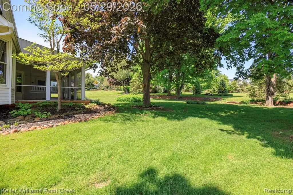 68574 Appleview Drive Washington Township MI 48095