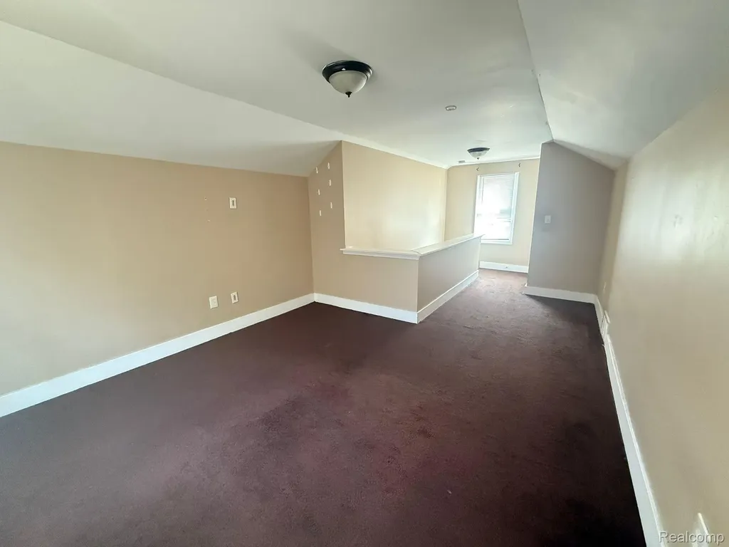 19586 Strasburg Street Detroit City MI 48205