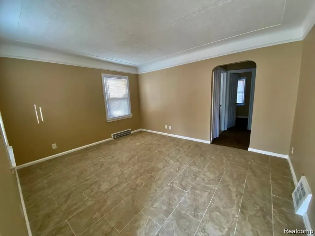 9156 Winthrop Street Detroit City MI 48228