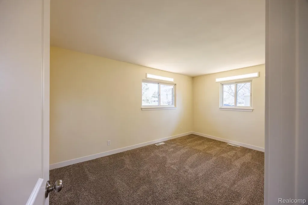 2462 Green Acres Drive Grand Blanc Charter Township MI 48439