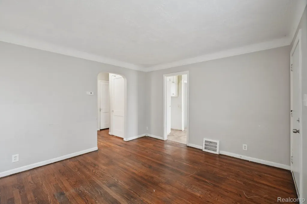 19717 Kenosha Street Harper Woods City MI 48225