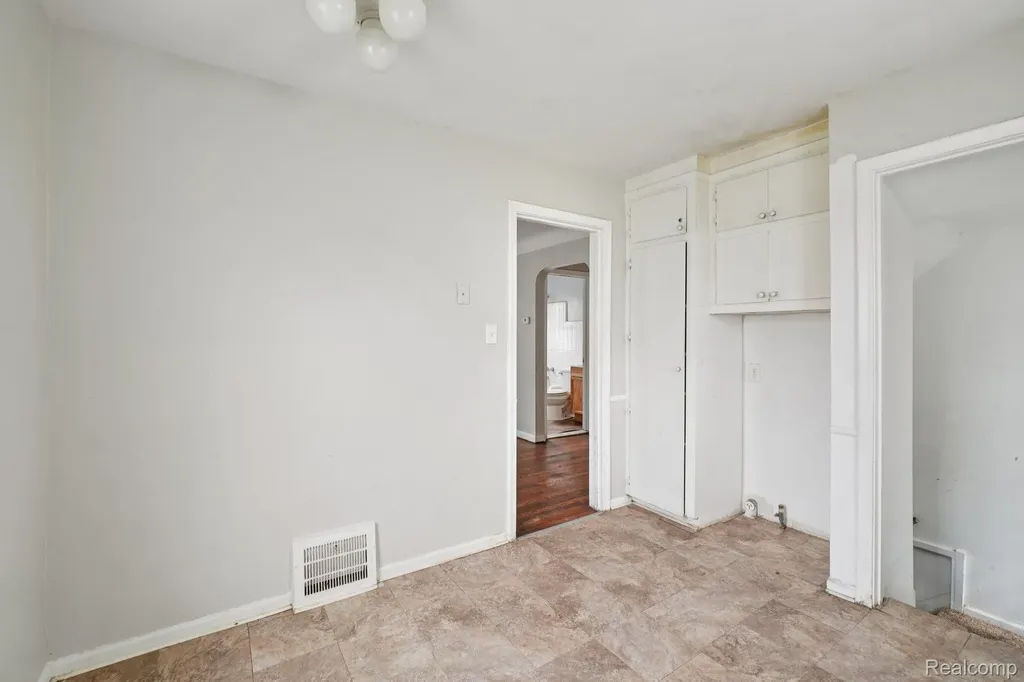 19717 Kenosha Street Harper Woods City MI 48225
