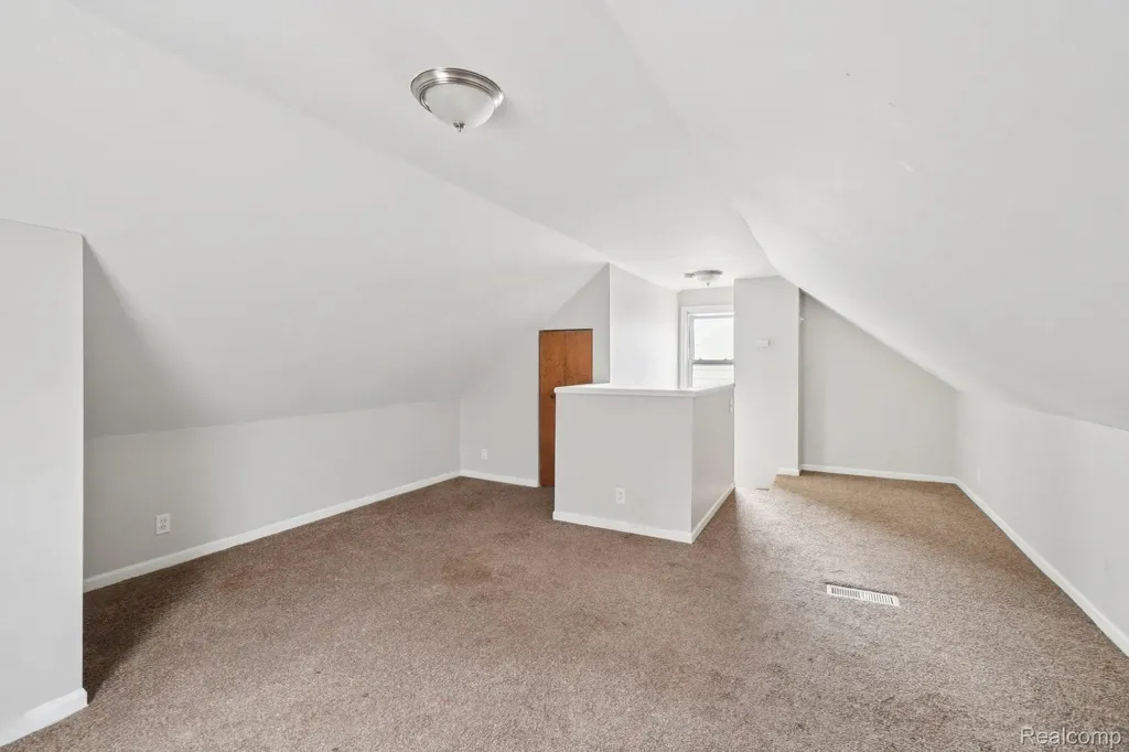 19717 Kenosha Street Harper Woods City MI 48225