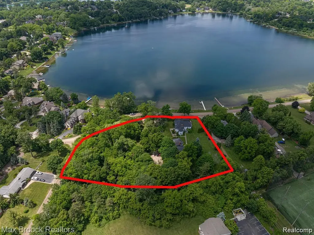2171 Klingensmith Road Bloomfield Hills City MI 48302