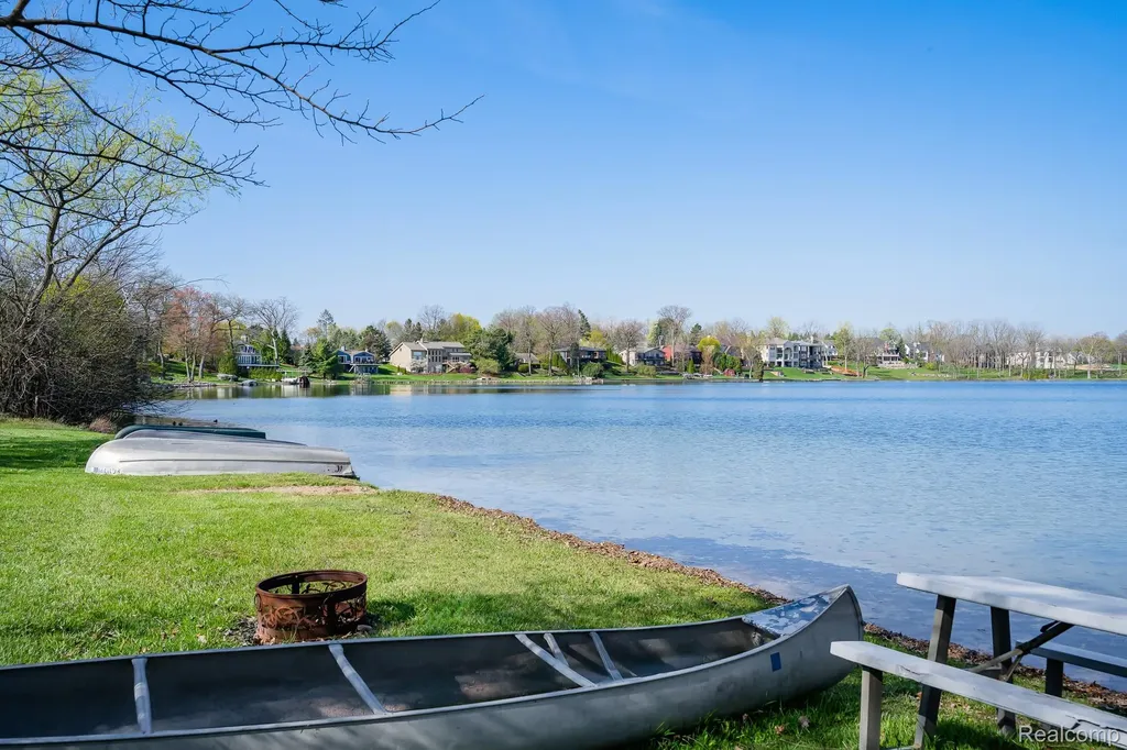 2171 Klingensmith Road Bloomfield Hills City MI 48302