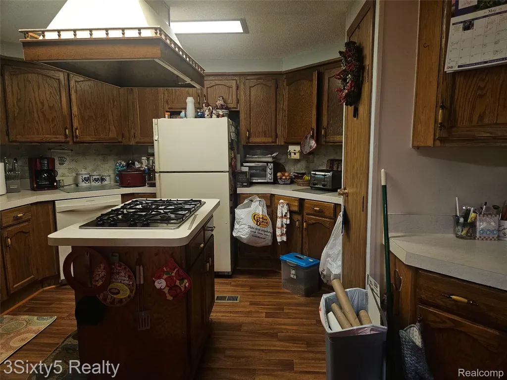 20950 Wahrman Road Huron Charter Township MI 48164