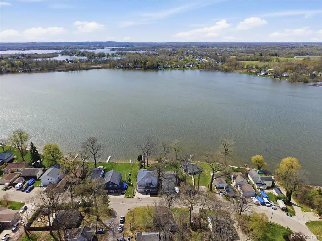 4168 Minnetonka Drive Fenton Charter Township MI 48451