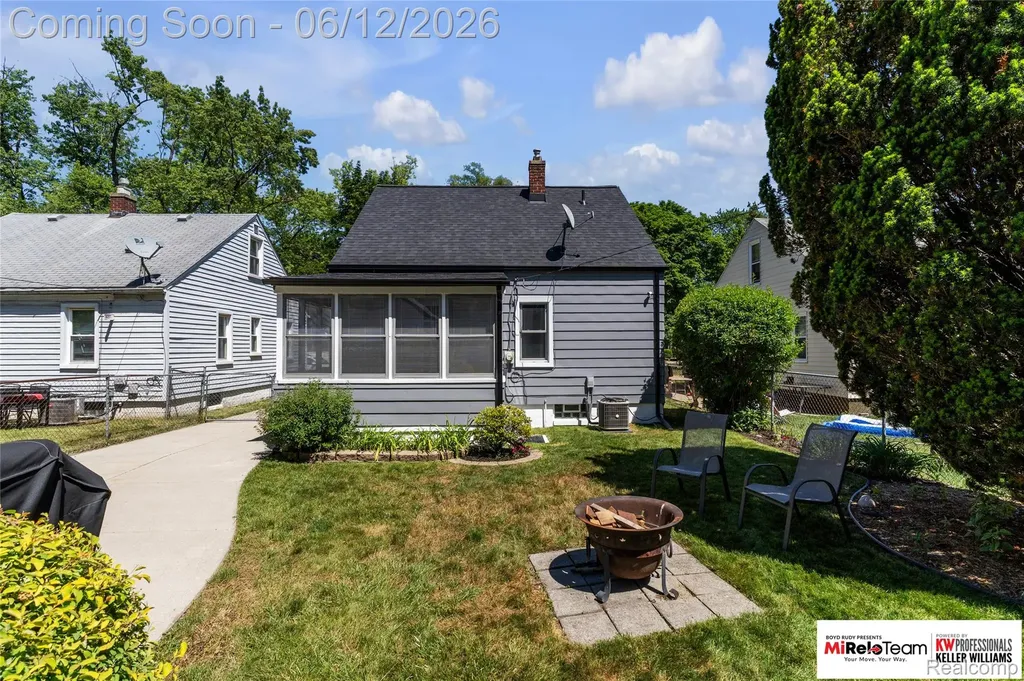 19525 Dalby Redford Charter Township MI 48240