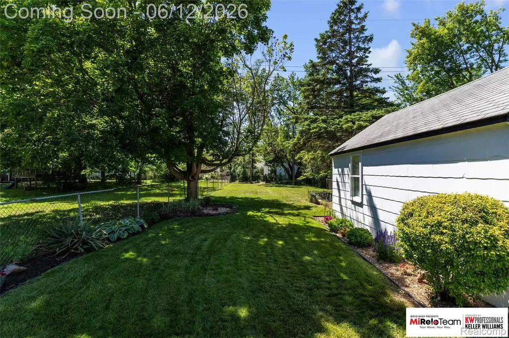 19525 Dalby Redford Charter Township MI 48240