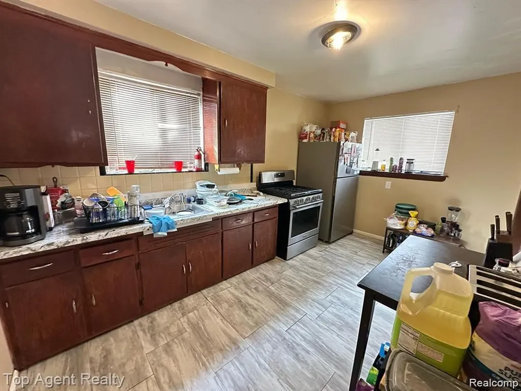 20485 Helen Street Detroit City MI 48234