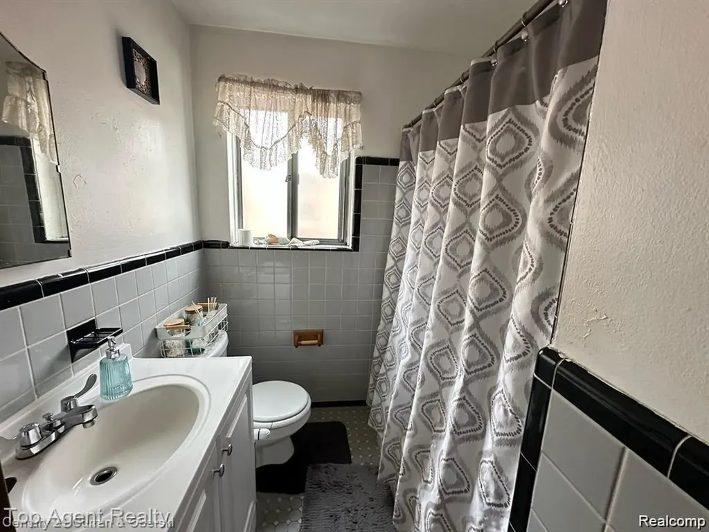 20485 Helen Street Detroit City MI 48234