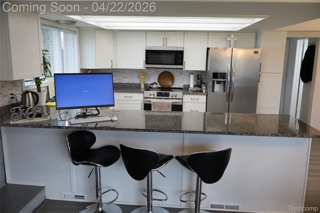 11114 Greendale Drive Sterling Heights City MI 48312