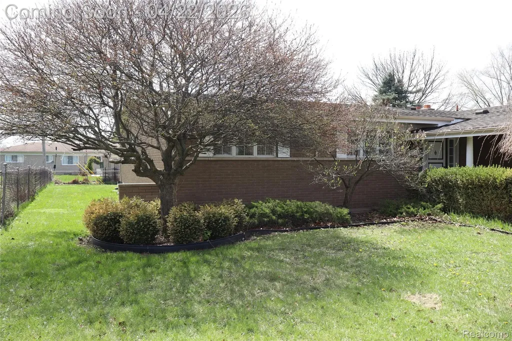 11114 Greendale Drive Sterling Heights City MI 48312