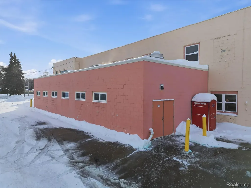 5640 Williams Lake Road Waterford Charter Township MI 48329