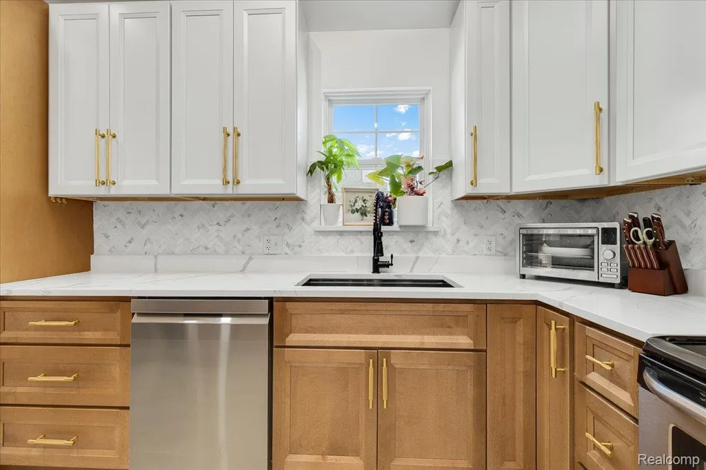 45761 Gable Drive Macomb Township MI 48044